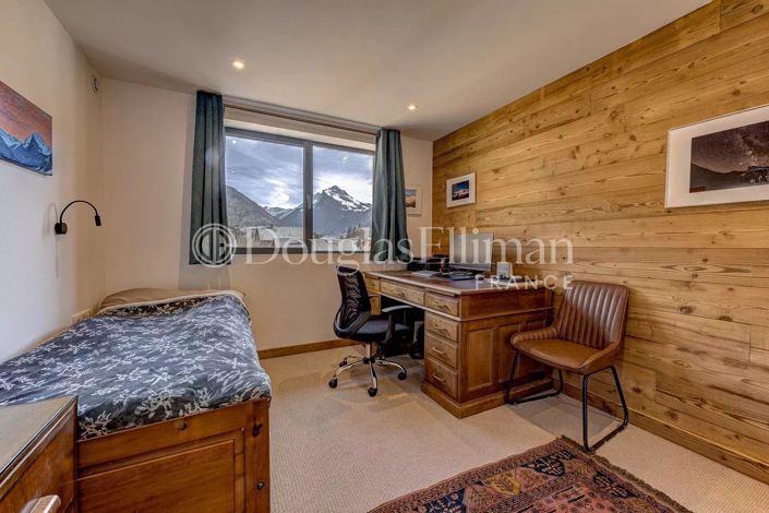 Image No.26-6 Bed House for sale