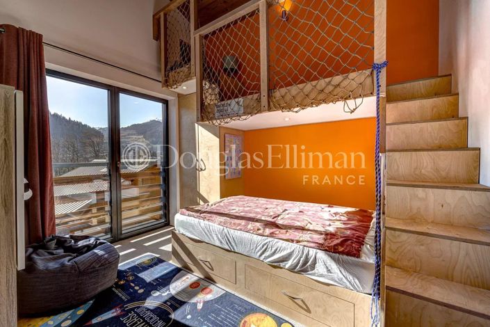 Image No.29-6 Bed House for sale