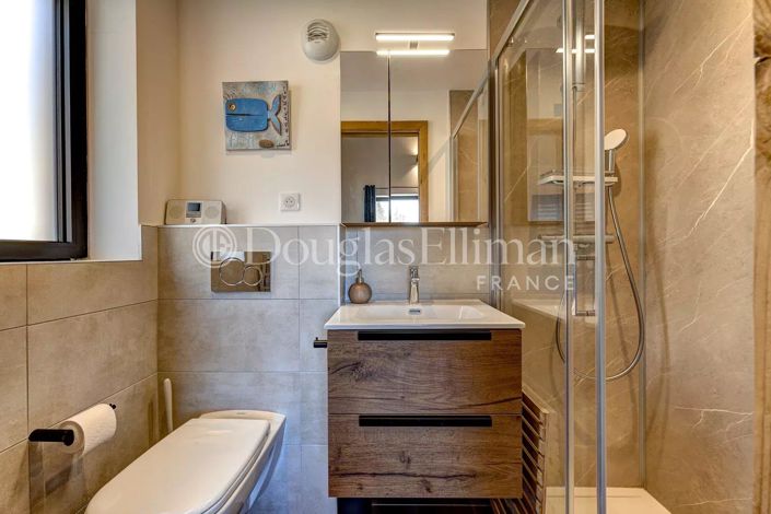 Image No.30-6 Bed House for sale