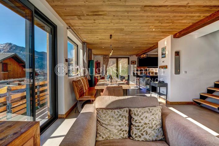 Image No.7-6 Bed House for sale