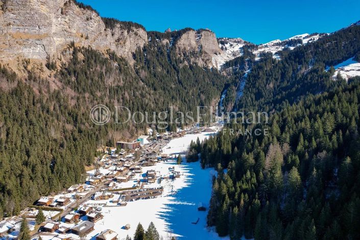 Image No.9-5 Bed House for sale