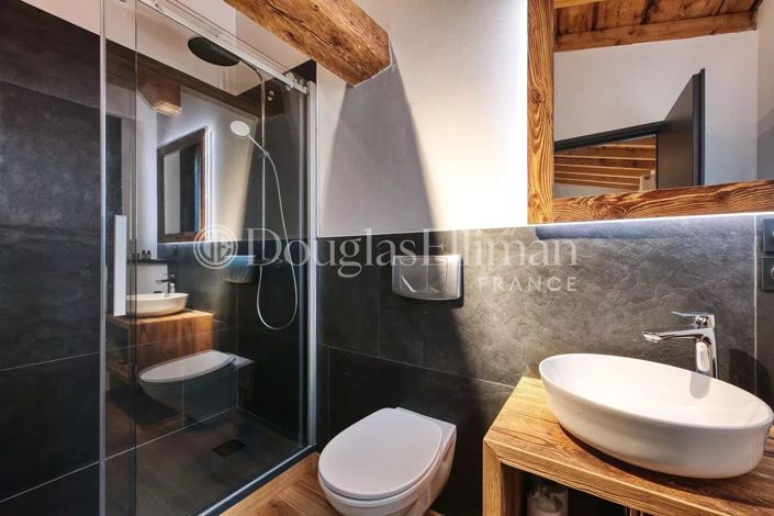 Image No.11-8 Bed House for sale