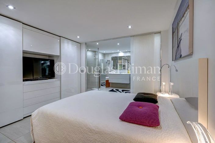 Image No.12-5 Bed House for sale