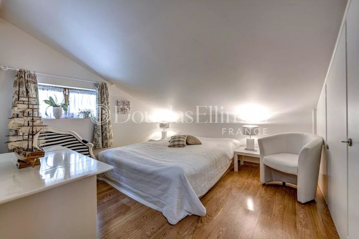 Image No.15-5 Bed House for sale