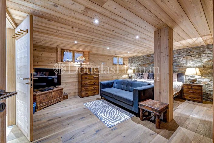 Image No.22-4 Bed House for sale