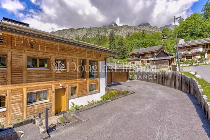 Image No.25-4 Bed House for sale