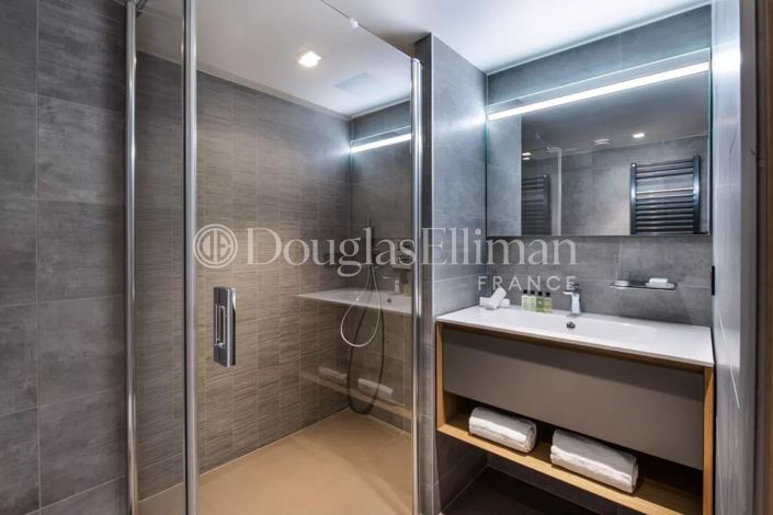 Image No.10-3 Bed Apartment for sale