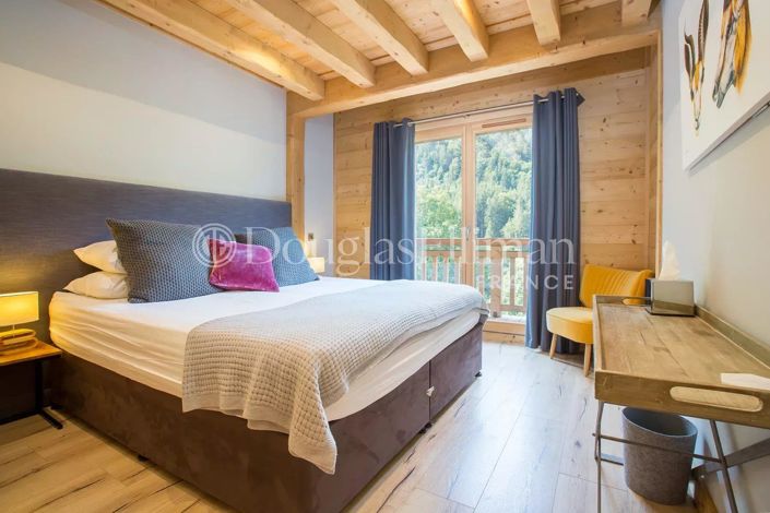 Image No.15-6 Bed House for sale