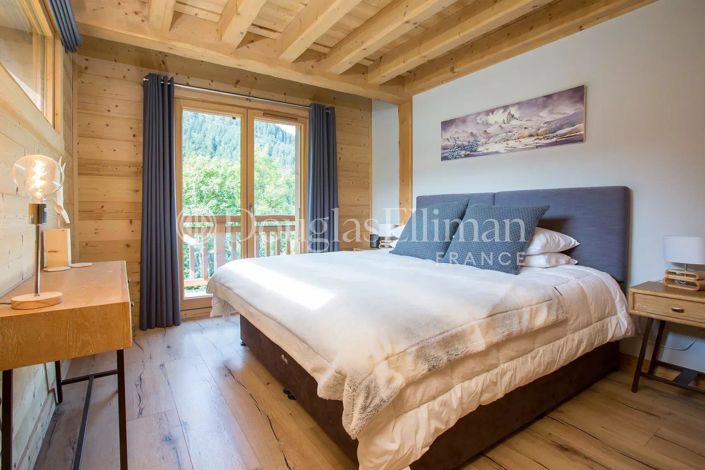 Image No.19-6 Bed House for sale