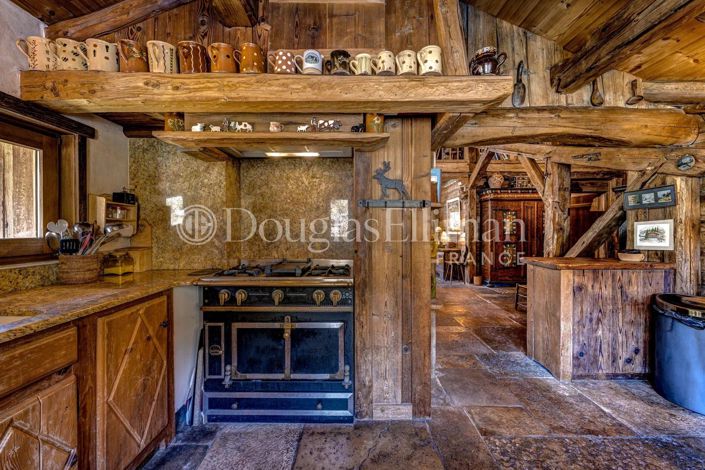 Image No.14-6 Bed House for sale