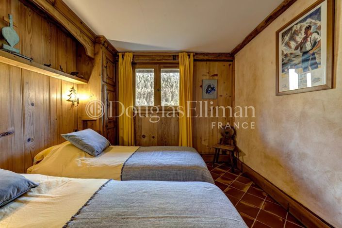 Image No.21-6 Bed House for sale
