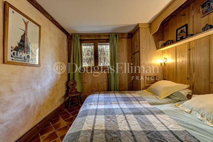 Image No.22-6 Bed House for sale