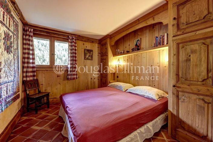 Image No.23-6 Bed House for sale
