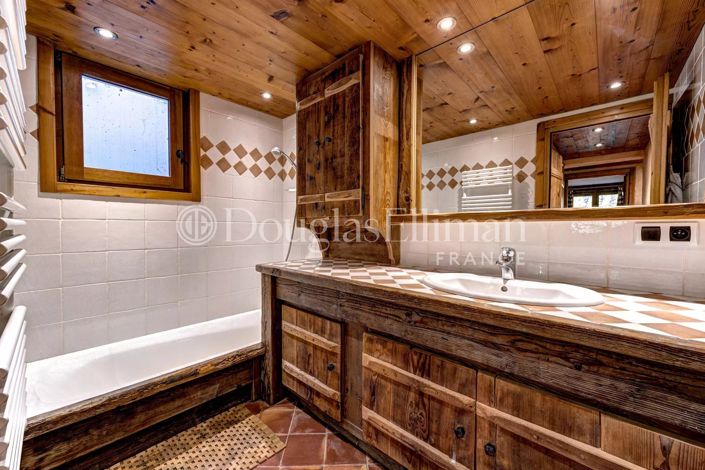 Image No.26-6 Bed House for sale