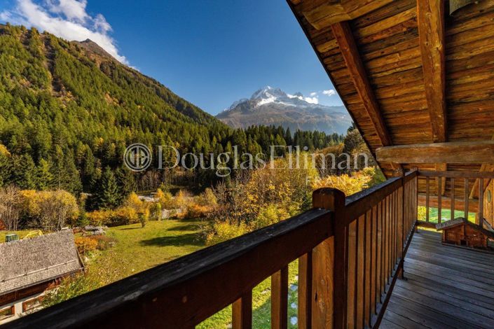 Image No.30-6 Bed House for sale