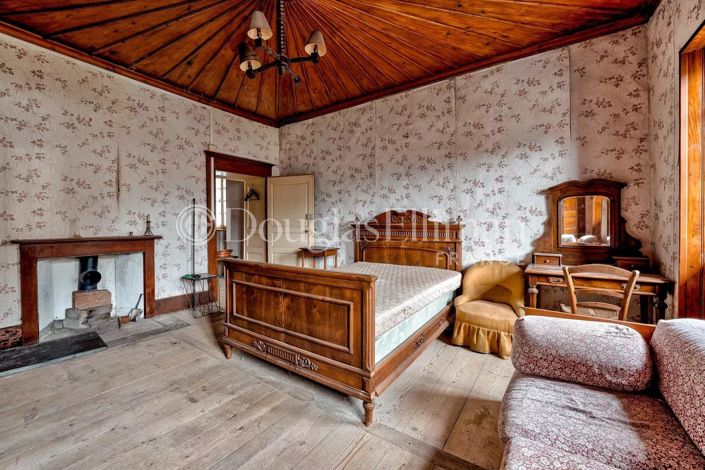 Image No.8-House for sale