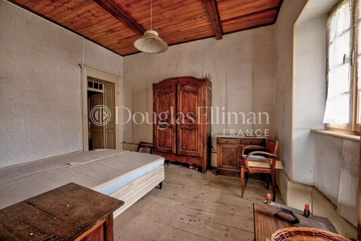 Image No.9-House for sale