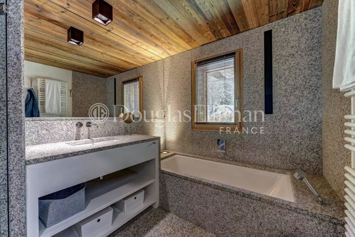 Image No.15-4 Bed House for sale