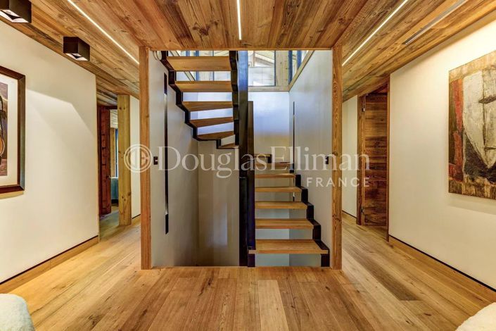 Image No.8-4 Bed House for sale