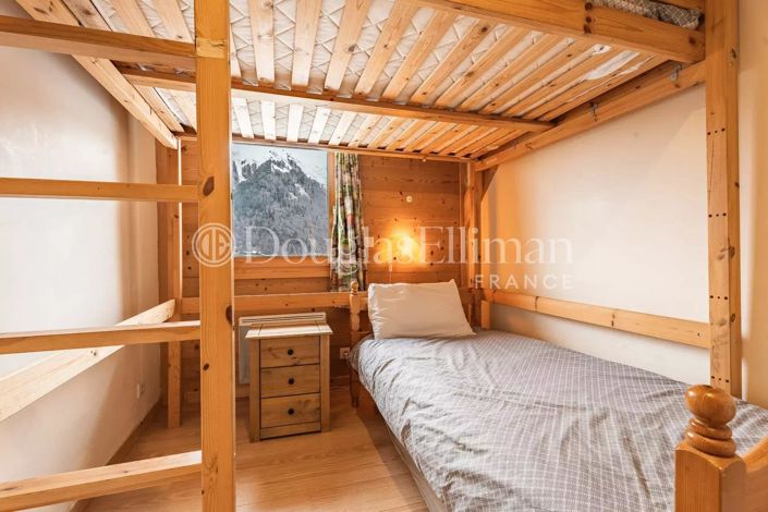 Image No.14-8 Bed House for sale