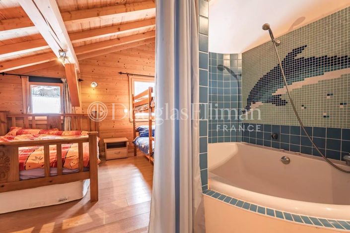 Image No.15-8 Bed House for sale