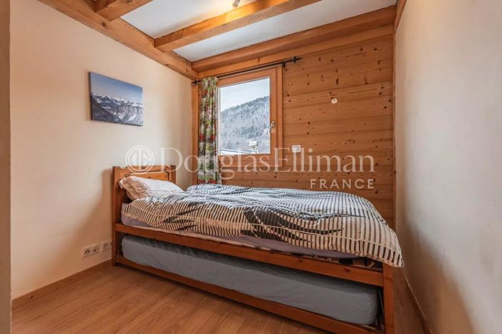 Image No.16-8 Bed House for sale