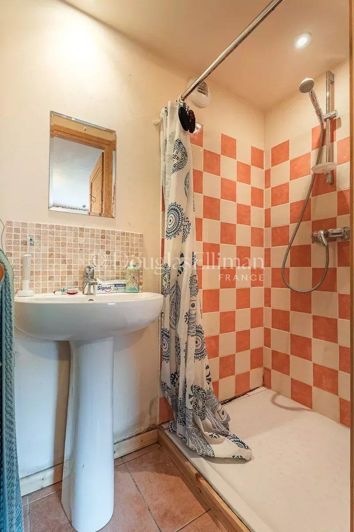 Image No.21-8 Bed House for sale