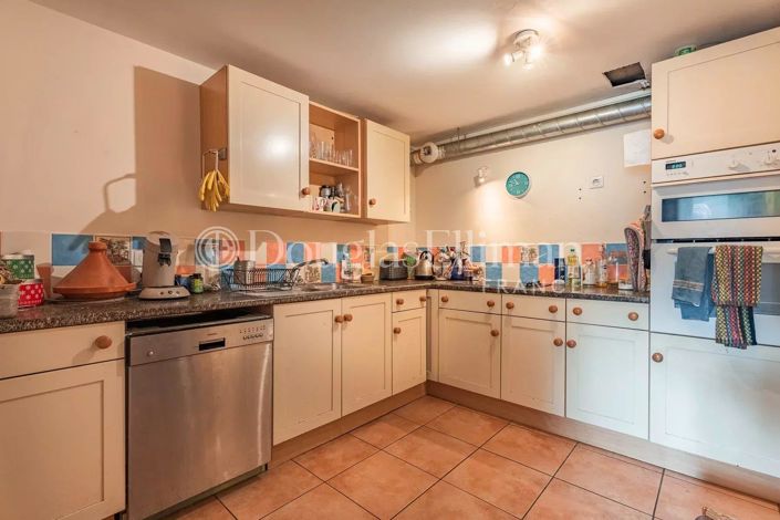 Image No.22-8 Bed House for sale