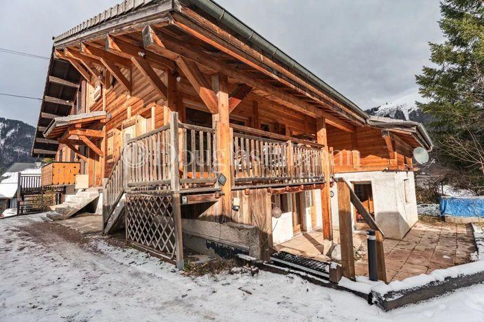 Image No.4-8 Bed House for sale