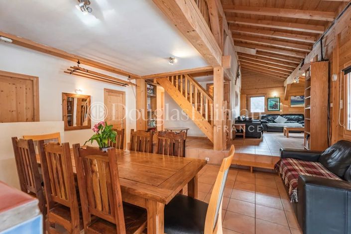 Image No.7-8 Bed House for sale
