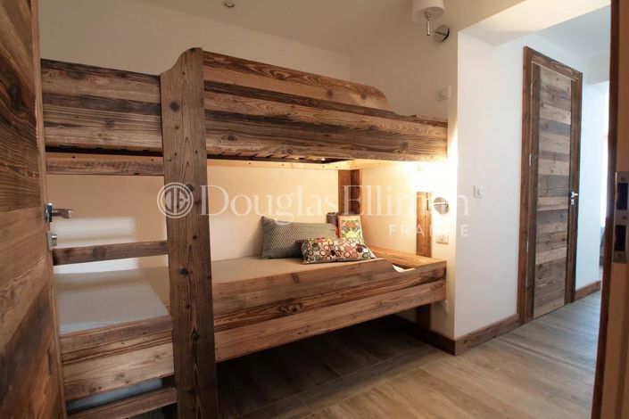 Image No.11-6 Bed House for sale