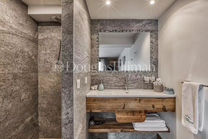 Image No.13-6 Bed House for sale