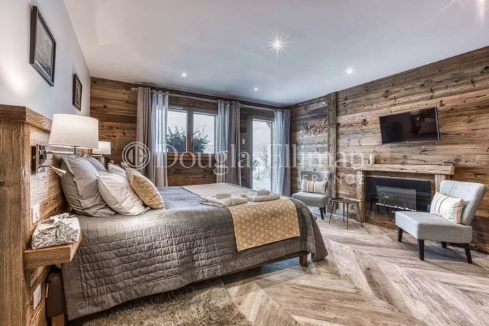 Image No.13-6 Bed House for sale
