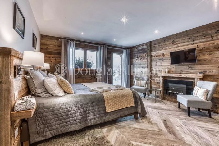 Image No.14-6 Bed House for sale