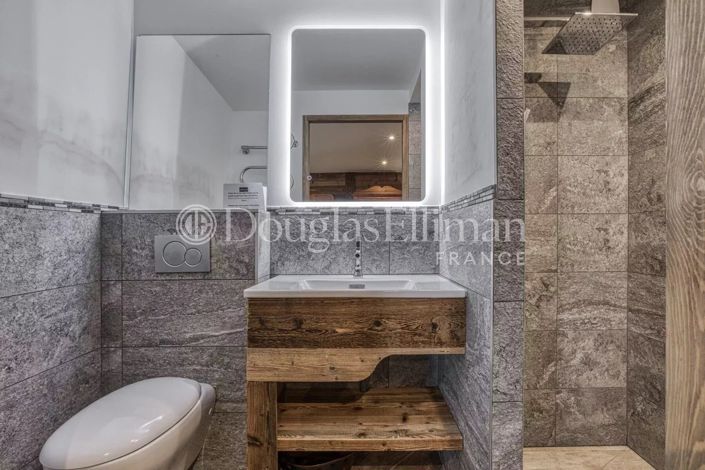 Image No.16-6 Bed House for sale