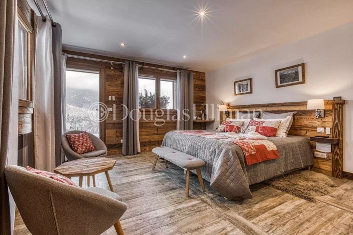 Image No.18-6 Bed House for sale