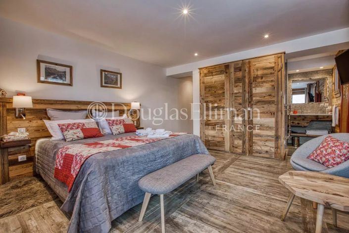 Image No.20-6 Bed House for sale