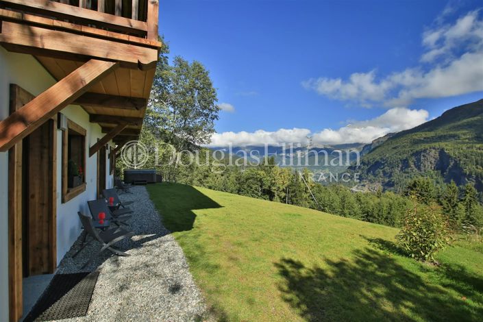 Image No.20-6 Bed House for sale