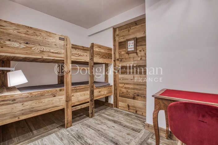 Image No.21-6 Bed House for sale