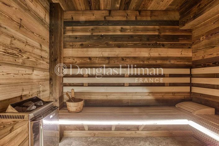 Image No.21-6 Bed House for sale