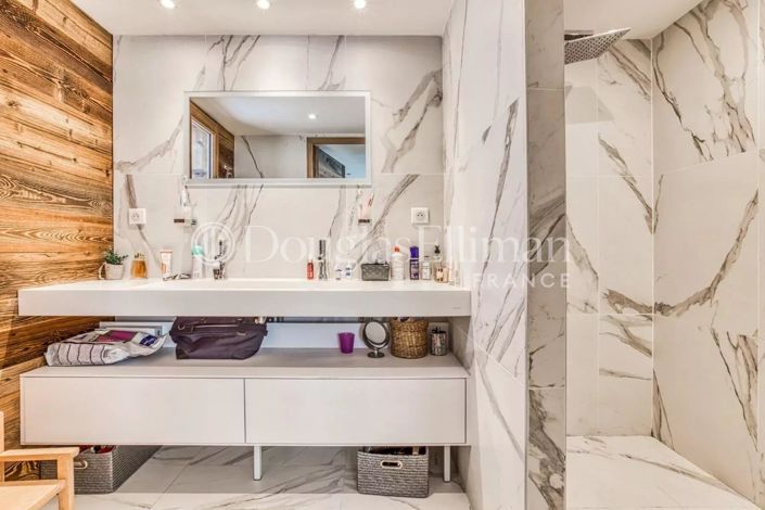 Image No.23-6 Bed House for sale