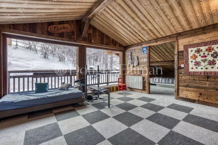 Image No.23-6 Bed House for sale