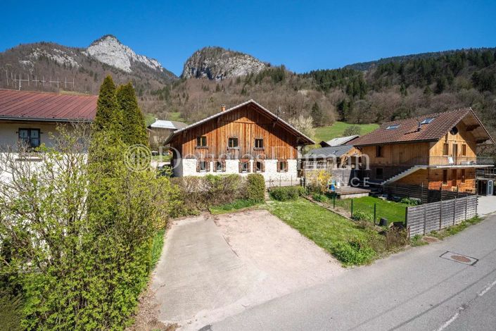 Image No.16-8 Bed House for sale