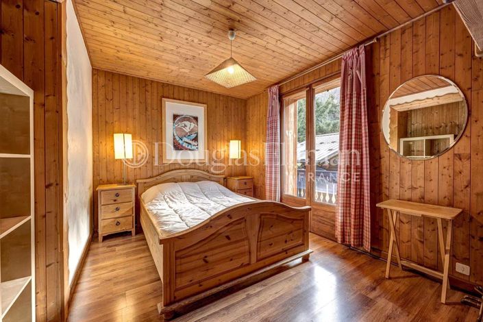 Image No.18-7 Bed House for sale