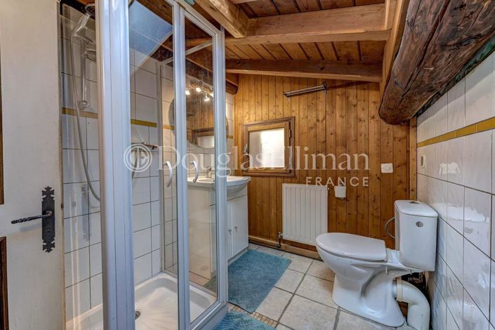 Image No.20-7 Bed House for sale