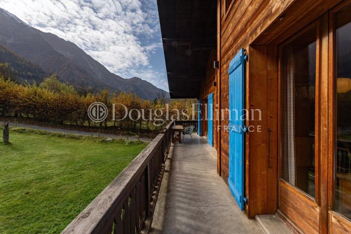 Image No.23-7 Bed House for sale