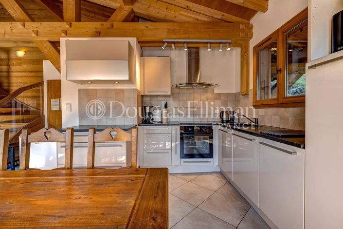 Image No.10-4 Bed House for sale