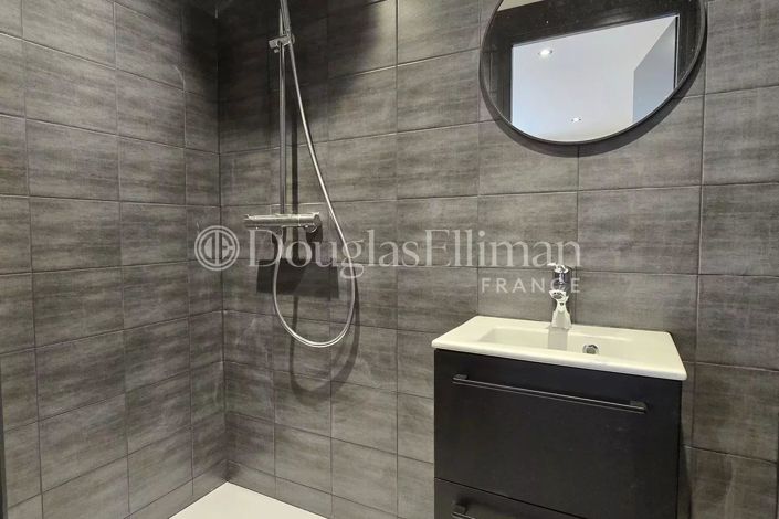 Image No.9-3 Bed Apartment for sale