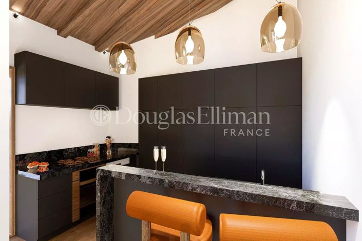 Image No.6-7 Bed Apartment for sale