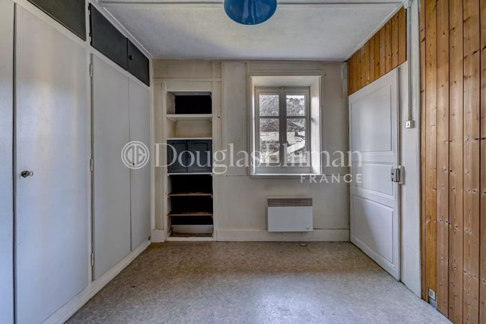 Image No.17-4 Bed House for sale